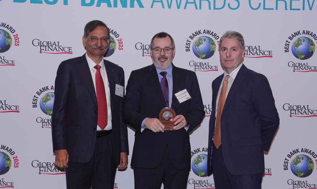 La entrega del premio se realizó en una ceremonia en Washington D. C., en el marco de las Reuniones Anuales del FMI y del Banco Mundial.