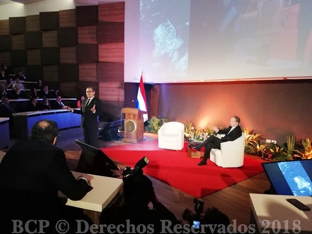El reconocido economista y académico James Robinson visitó por primera vez Paraguay.